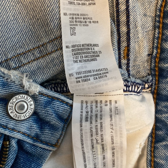 Abercrombie and Fitch The Skinny High Rise Jeans - Picture 7 of 13